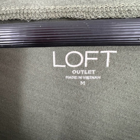 Ann Taylor Loft Green Elephant Size M Medium Blouse Shirt Top 3/4 Sleeve Casual - Picture 3 of 5